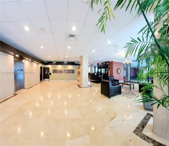 400 S Kings Point Dr 220, Sunny Isles Beach, FL 33160