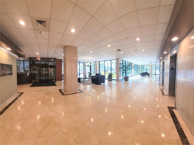 400 S Kings Point Dr 220, Sunny Isles Beach, FL 33160