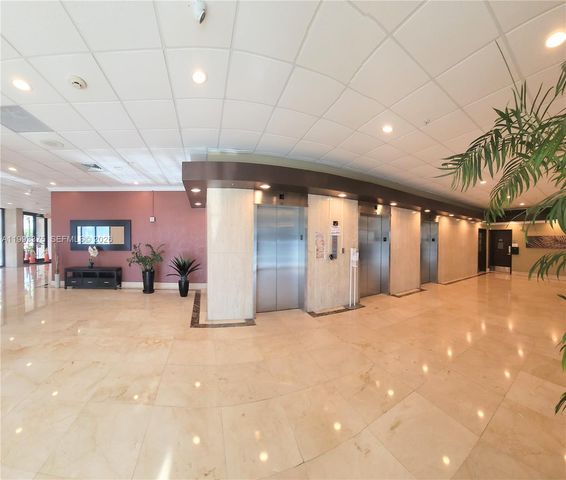 400 S Kings Point Dr 220, Sunny Isles Beach, FL 33160