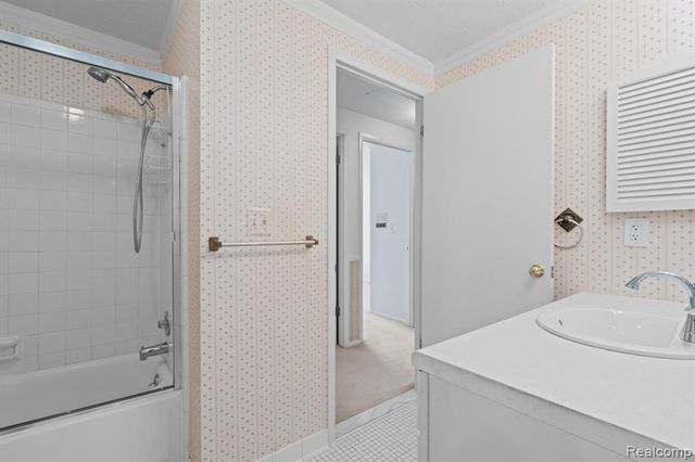 42948 Richards Court 5, Northville, MI 48167