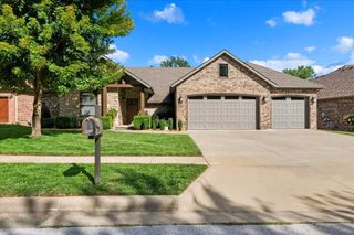 2034 South Emerald Place, Springfield, MO 65809