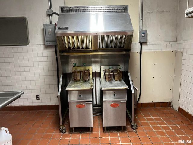 1601 W 3RD Street, Davenport, IA 52802