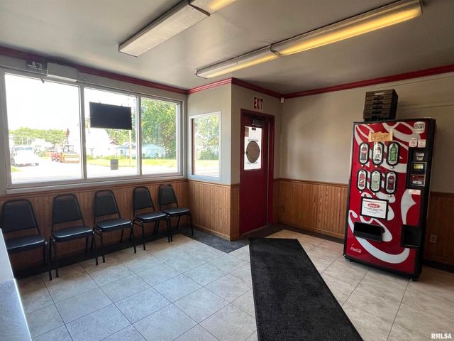 1601 W 3RD Street, Davenport, IA 52802