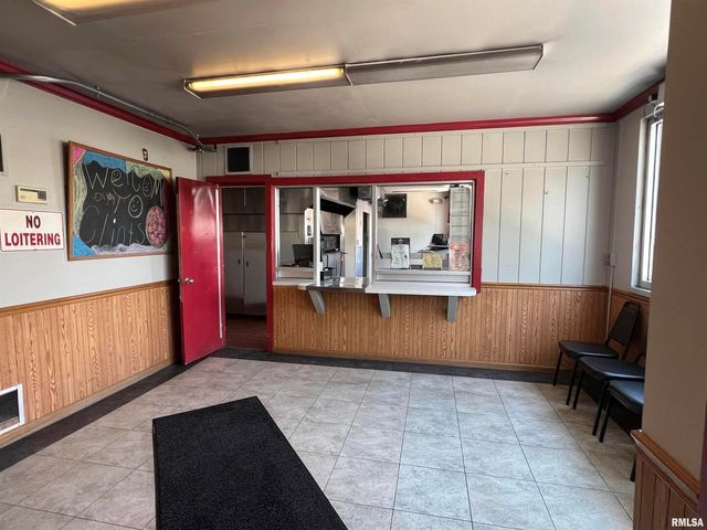 1601 W 3RD Street, Davenport, IA 52802