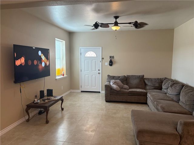 915 Flour Bluff Dr, Corpus Christi, TX 78418