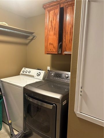 915 Flour Bluff Dr, Corpus Christi, TX 78418