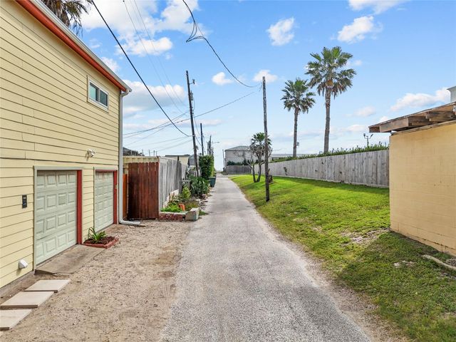 1725 Ave O REAR, Galveston, TX 77550