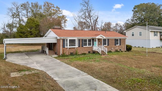 2600 N Hills Drive, New Bern, NC 28562