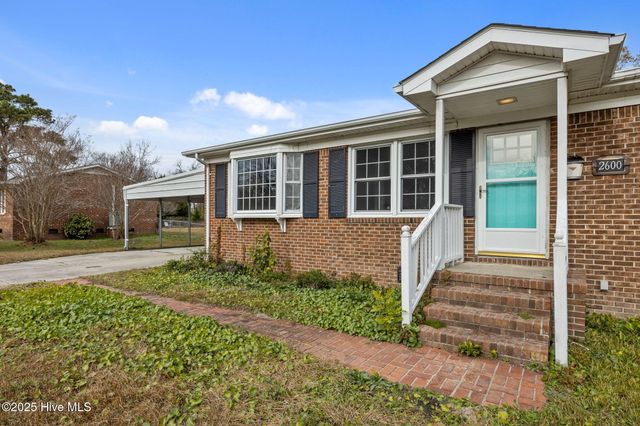 2600 N Hills Drive, New Bern, NC 28562