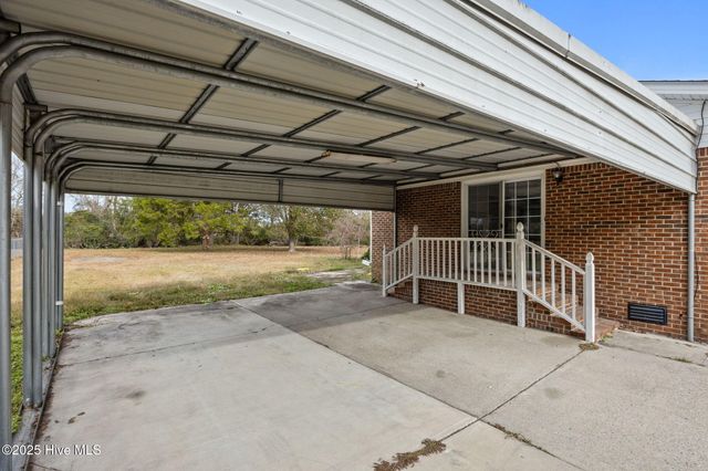 2600 N Hills Drive, New Bern, NC 28562