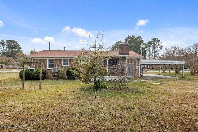 2600 N Hills Drive, New Bern, NC 28562