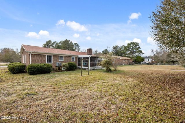 2600 N Hills Drive, New Bern, NC 28562