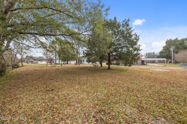 2600 N Hills Drive, New Bern, NC 28562