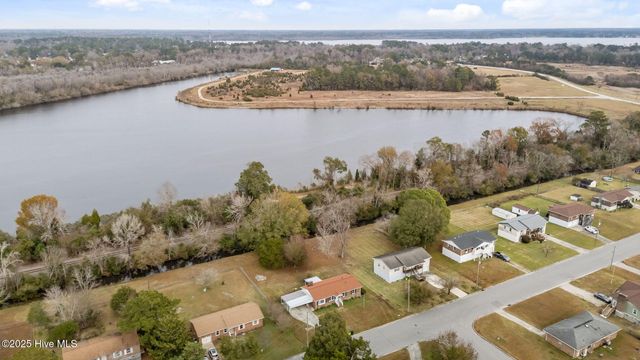 2600 N Hills Drive, New Bern, NC 28562