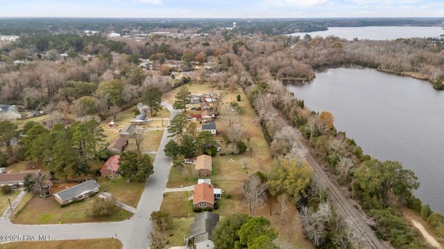 2600 N Hills Drive, New Bern, NC 28562