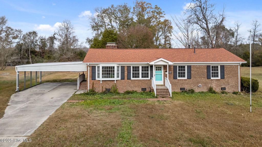 2600 N Hills Drive, New Bern, NC 28562