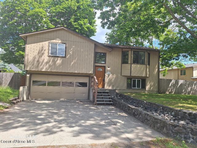 9704 N Hillview DR, Hayden, ID 83835