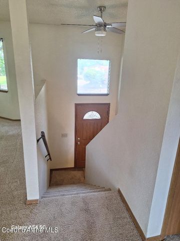 9704 N Hillview DR, Hayden, ID 83835