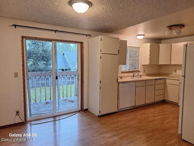 9704 N Hillview DR, Hayden, ID 83835
