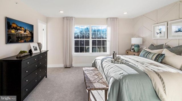 111 LIVINGSTON LN, Exton, PA 19341