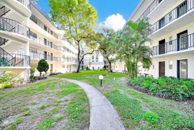 3360 Spanish Moss Ter 311, Lauderhill, FL 33319