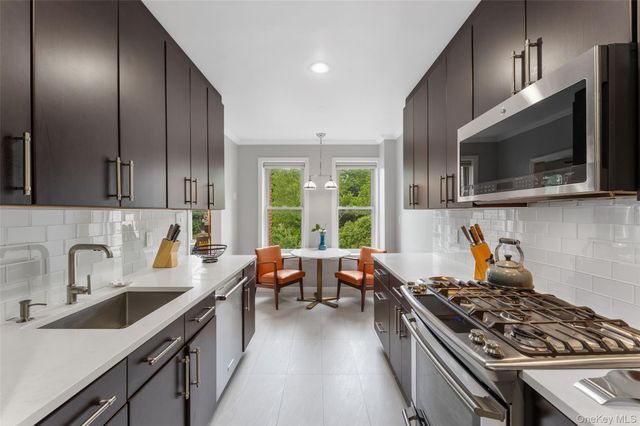 280 Bronxville 8B, Bronxville, NY 10708