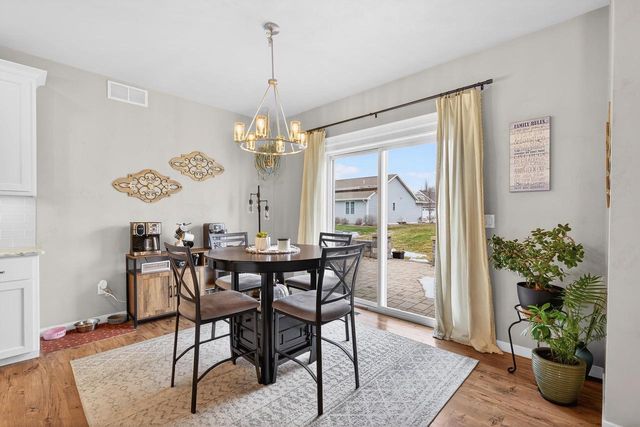 W6036 ZACH STREET, Menasha, WI 54952