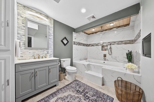 W6036 ZACH STREET, Menasha, WI 54952