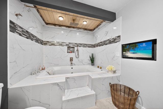 W6036 ZACH STREET, Menasha, WI 54952