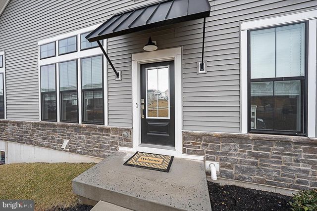 34 TAMARACK CIR, Eagleville, PA 19403