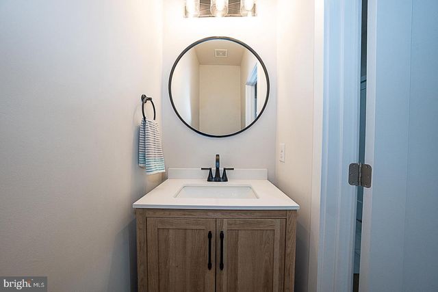 34 TAMARACK CIR, Eagleville, PA 19403