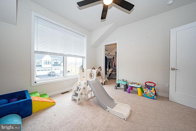 34 TAMARACK CIR, Eagleville, PA 19403