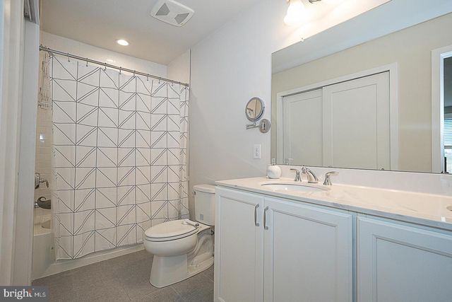 34 TAMARACK CIR, Eagleville, PA 19403