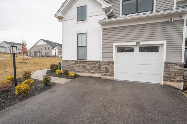 34 TAMARACK CIR, Eagleville, PA 19403