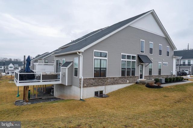 34 TAMARACK CIR, Eagleville, PA 19403