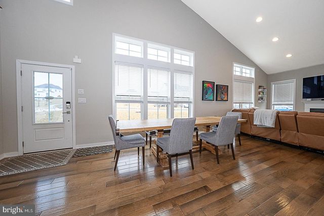 34 TAMARACK CIR, Eagleville, PA 19403