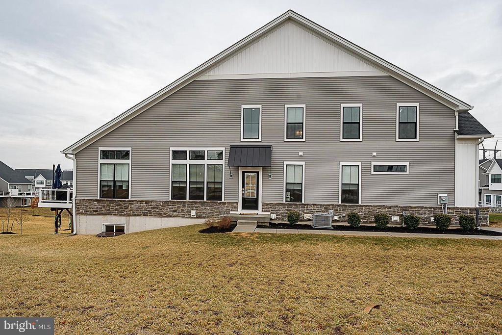 34 TAMARACK CIR, Eagleville, PA 19403