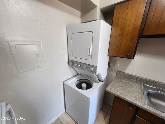 810 S Kolb Rd Unit 3, Tucson, AZ 85710