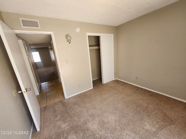 810 S Kolb Rd Unit 3, Tucson, AZ 85710