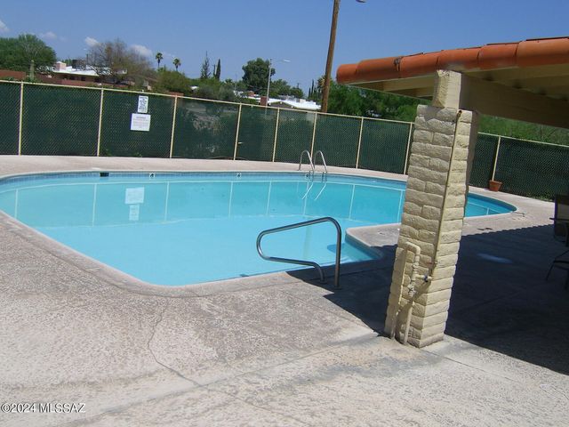 810 S Kolb Rd Unit 3, Tucson, AZ 85710