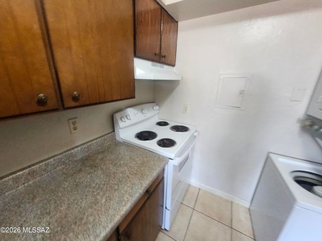 810 S Kolb Rd Unit 3, Tucson, AZ 85710