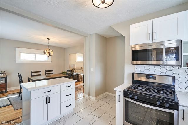 2111 Wascana Avenue, Lakewood, OH 44107