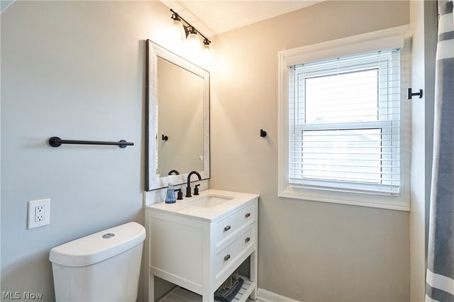 2111 Wascana Avenue, Lakewood, OH 44107
