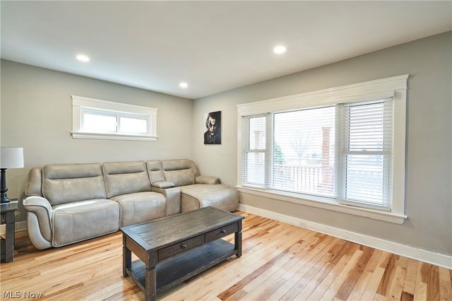 2111 Wascana Avenue, Lakewood, OH 44107