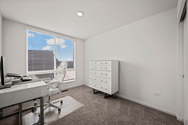 2325 Venture Drive, Schaumburg, IL 60173