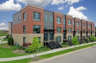 2325 Venture Drive, Schaumburg, IL 60173