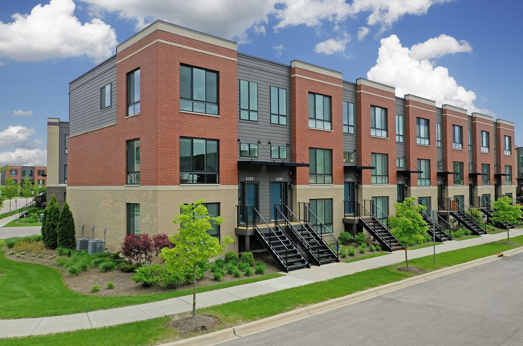 2325 Venture Drive, Schaumburg, IL 60173