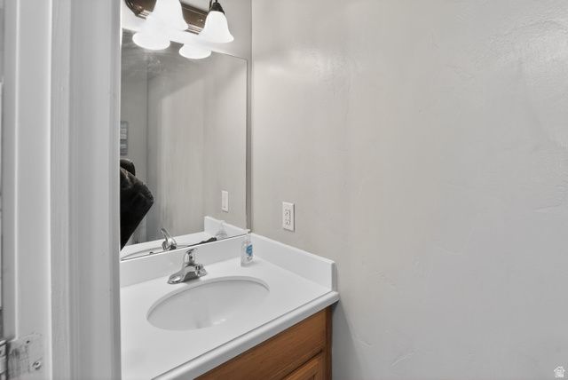 2016 E CEDAR TRAILS WAY, Eagle Mountain, UT 84005