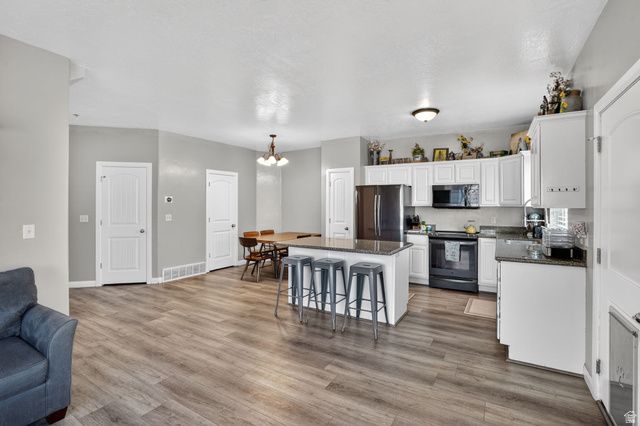 2016 E CEDAR TRAILS WAY, Eagle Mountain, UT 84005