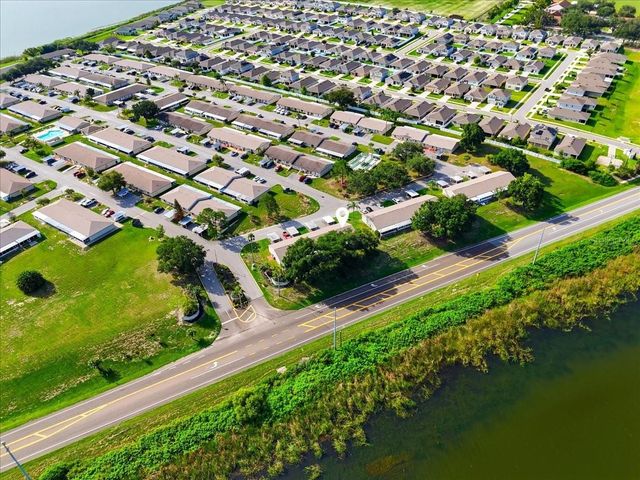 207 WINTER RIDGE BOULEVARD 4, Winter Haven, FL 33881